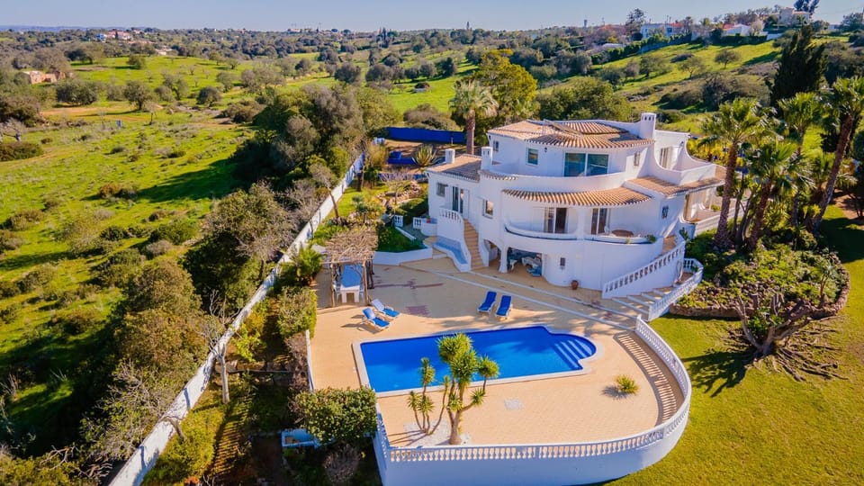 Ursinho by Algarve Villa Holidays Villa in Guia