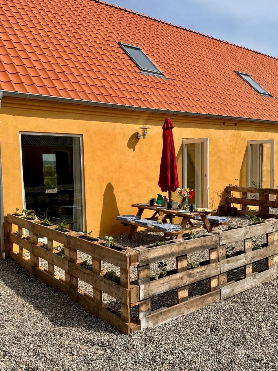 Property building, Patio, Day