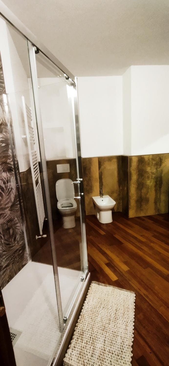 Shower, Toilet, Bathroom