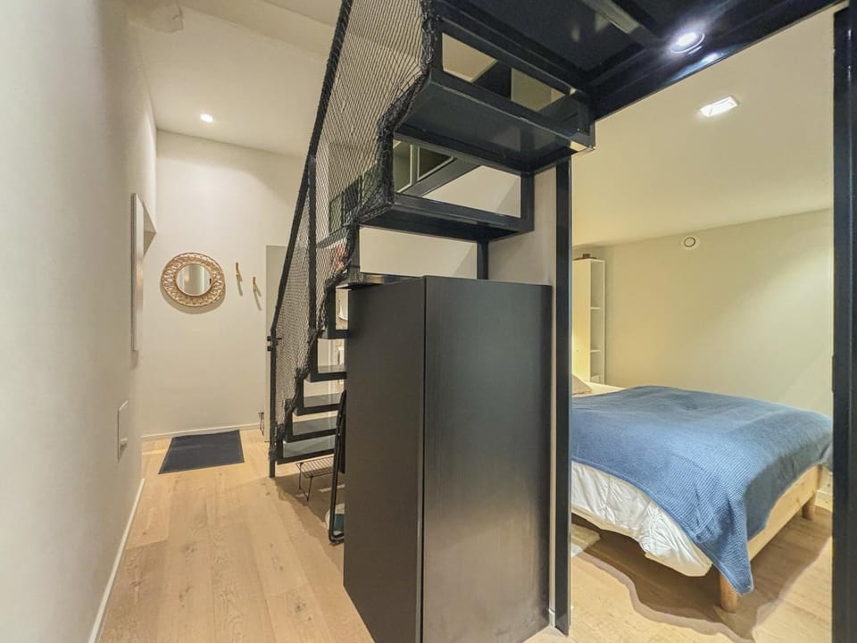 Photo of the whole room, bunk bed