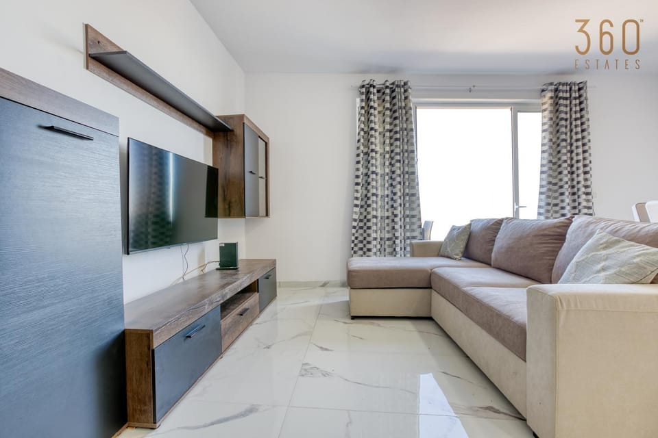 Communal lounge/ TV room, Bed, TV and multimedia, Living room, Photo of the whole room, Seating area, Evening entertainment, Bedroom