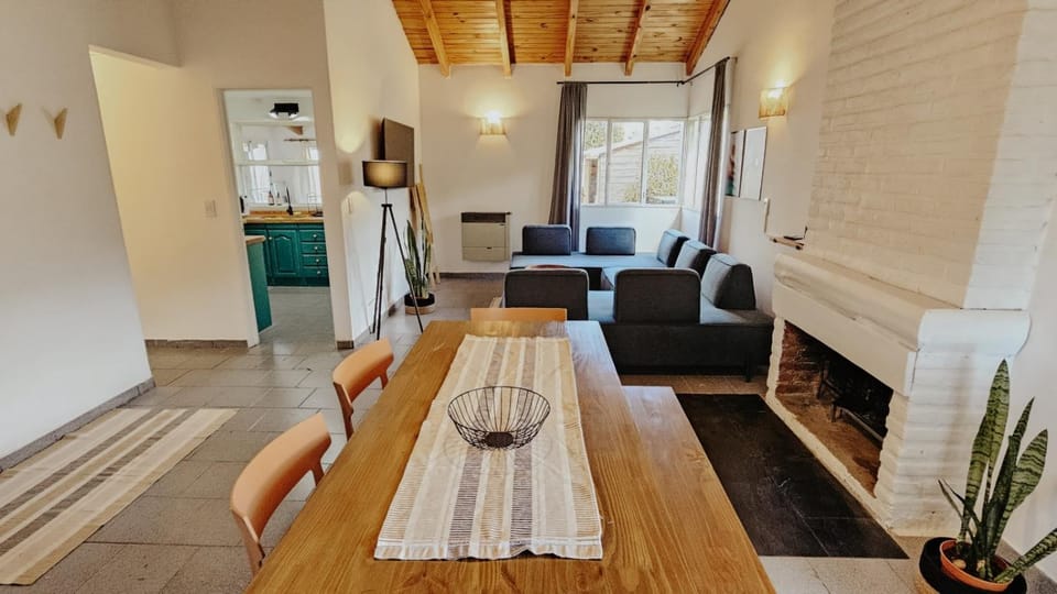 Living room, Dining area, pet friendly