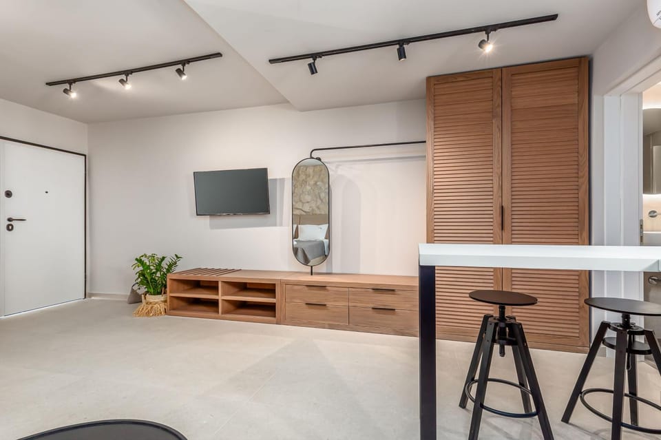 TV and multimedia, Dining area, wardrobe