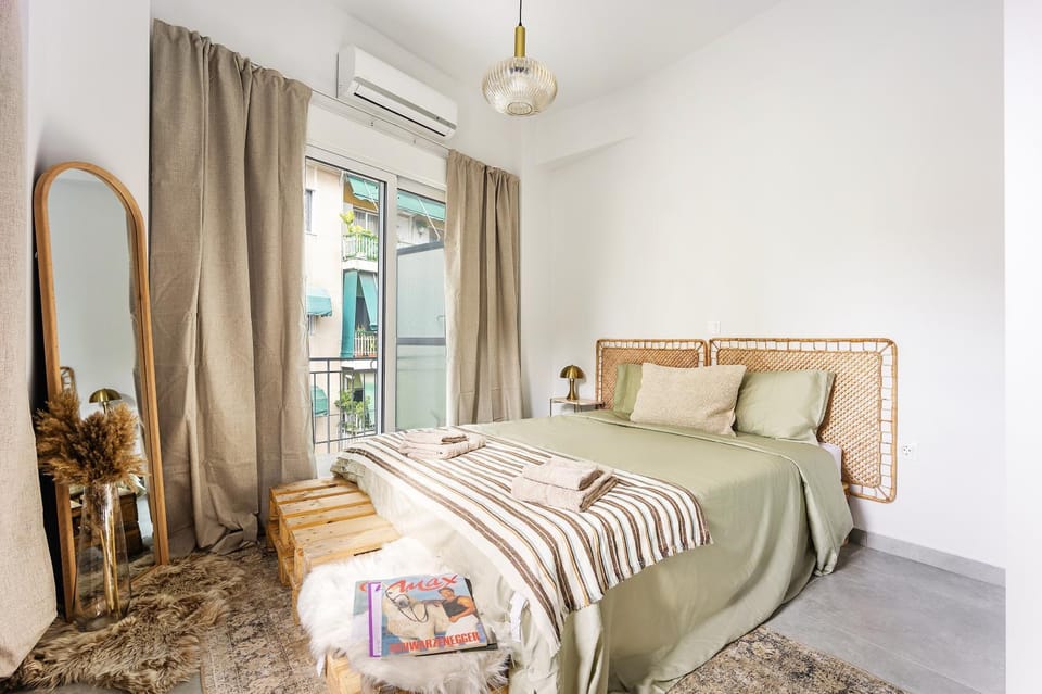 Bedroom, air conditioner