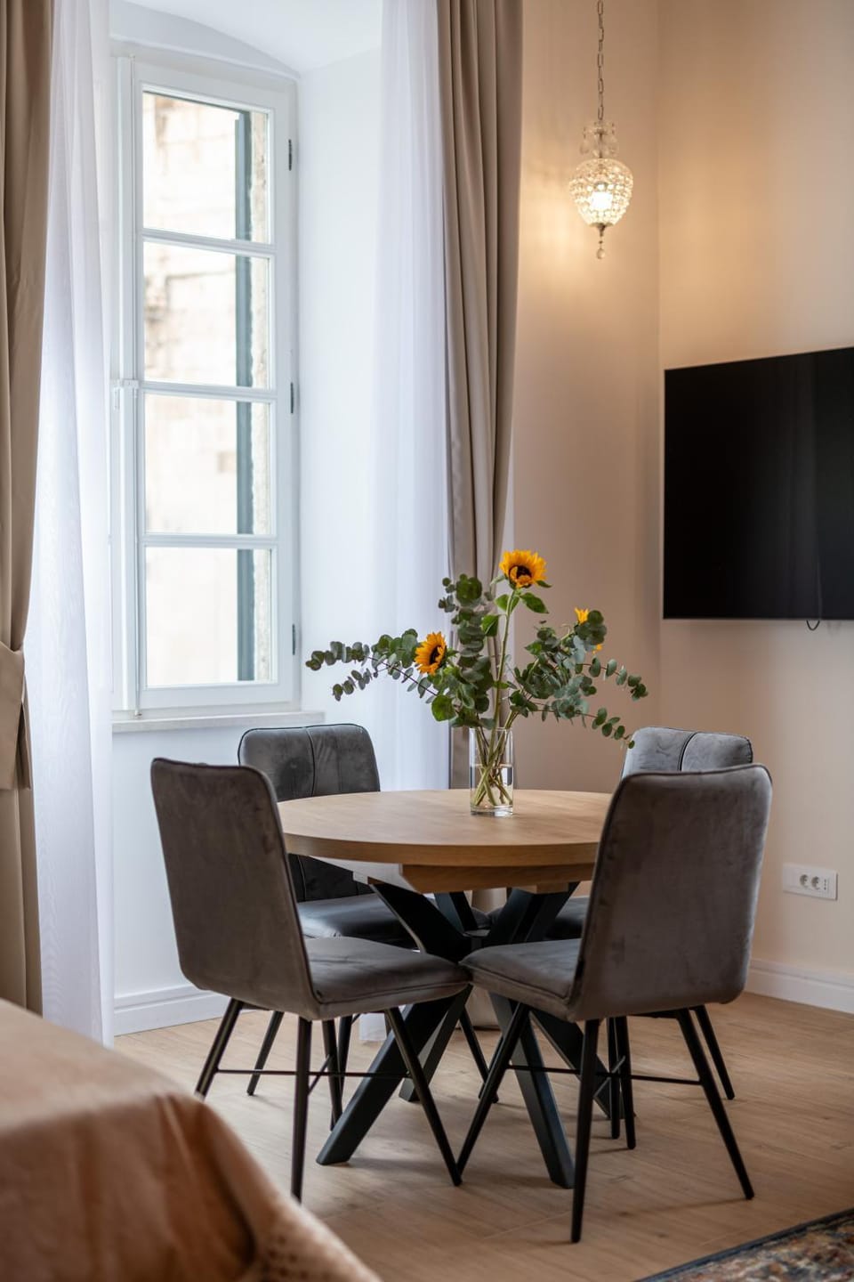 Living room, Dining area