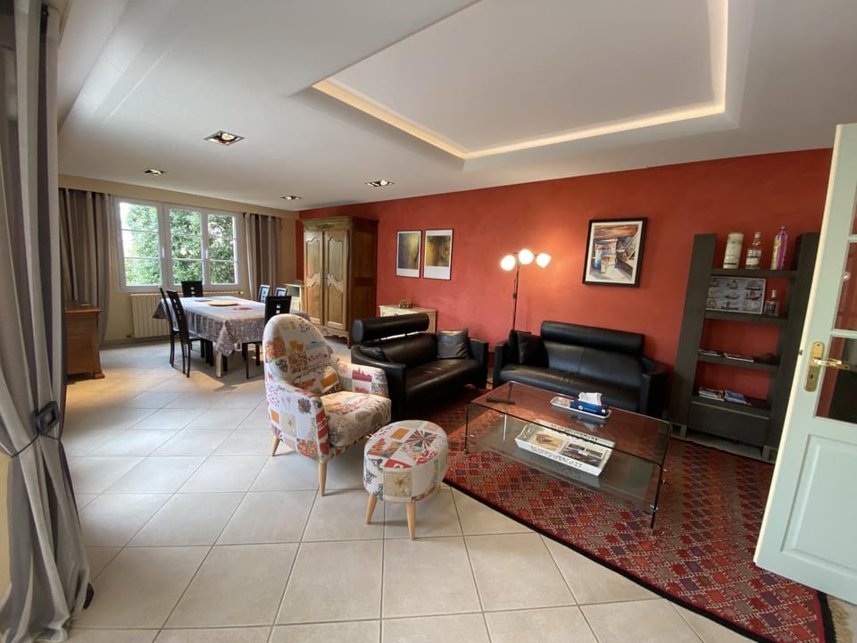 Communal lounge/ TV room, Living room
