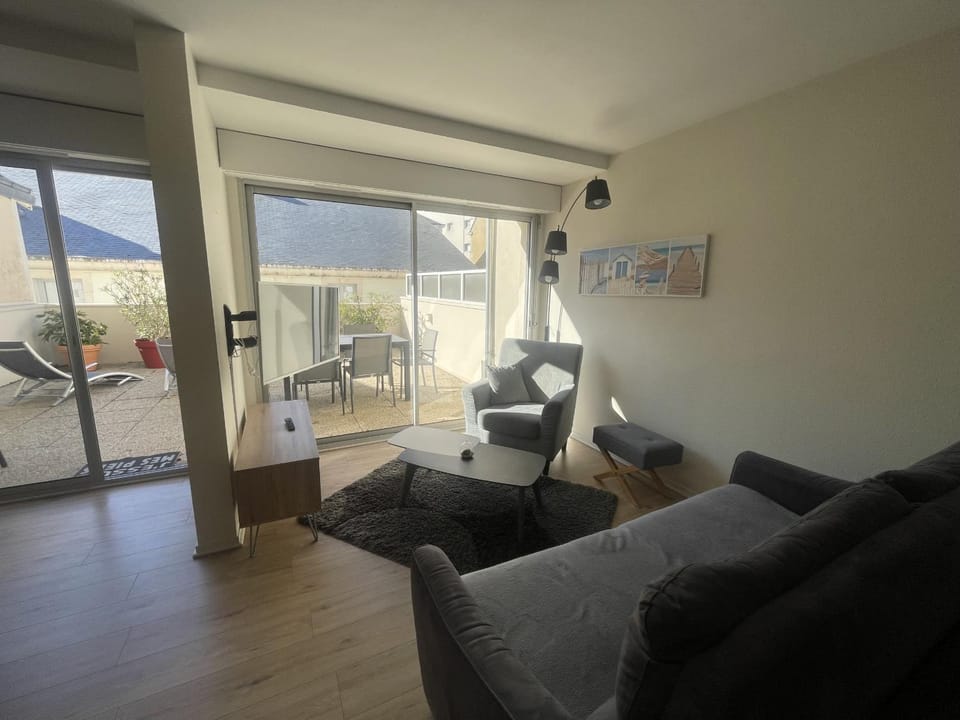 Communal lounge/ TV room, Living room