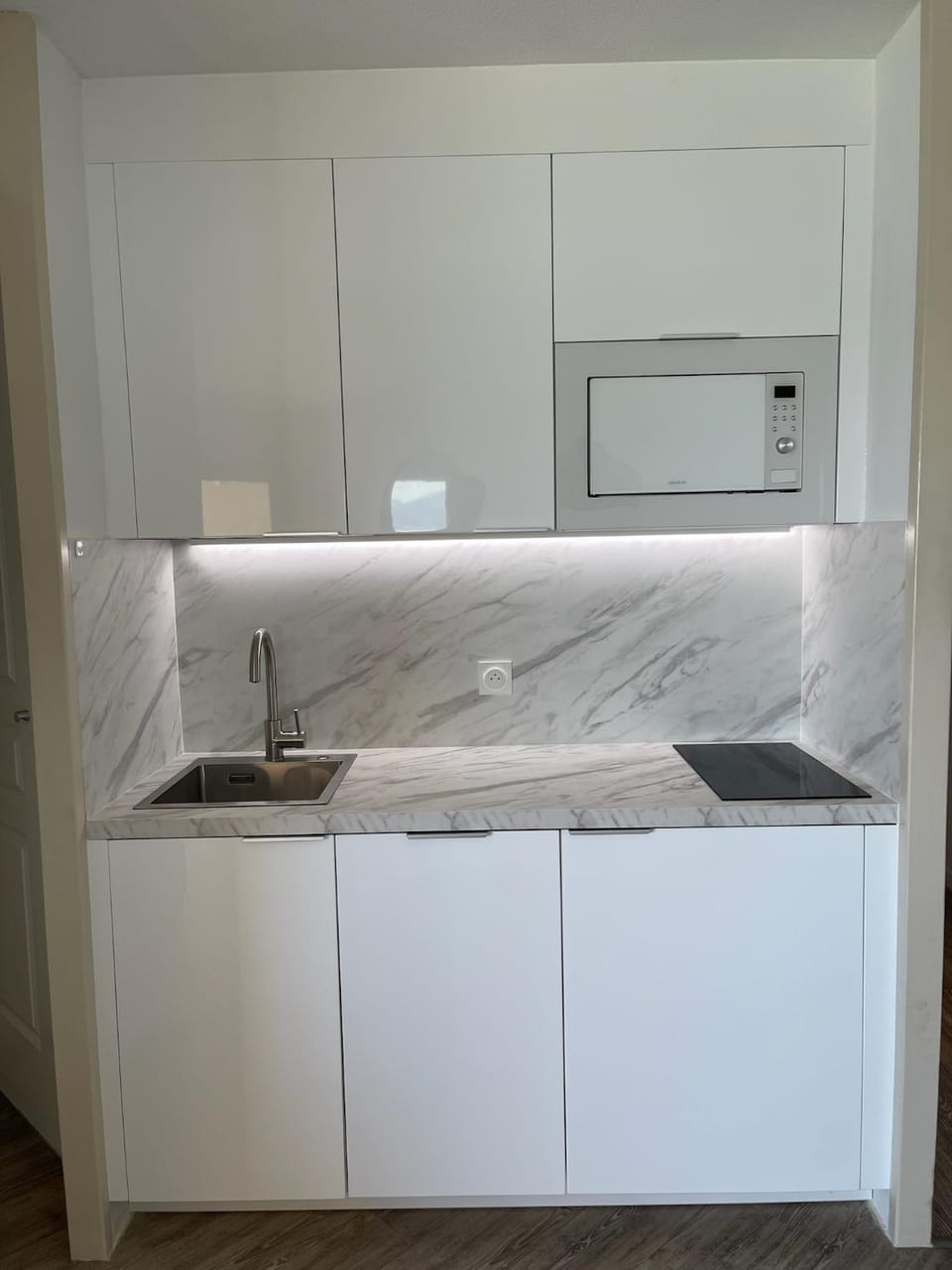 Kitchen or kitchenette