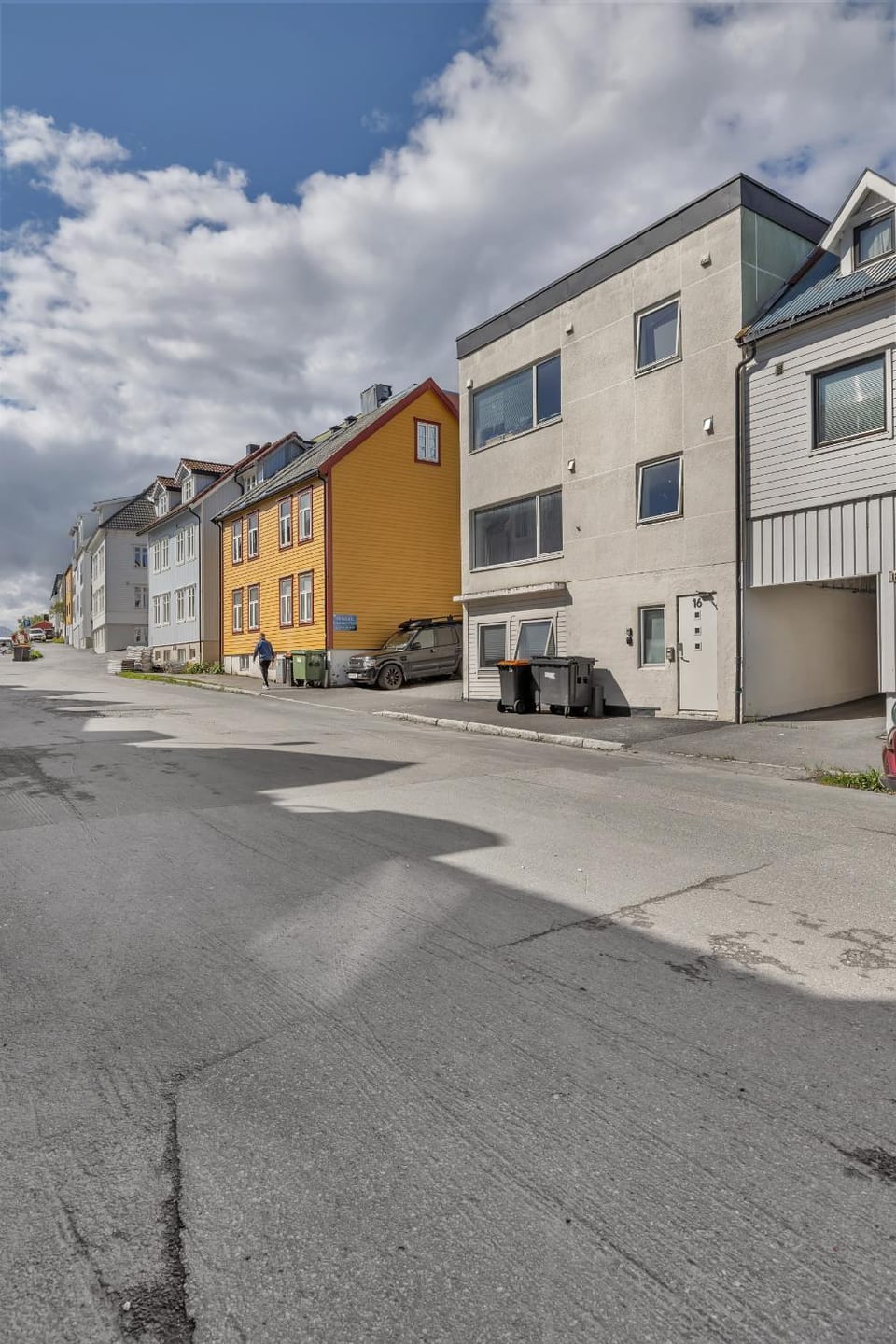 Property building, Day, Neighbourhood, Street view, Location