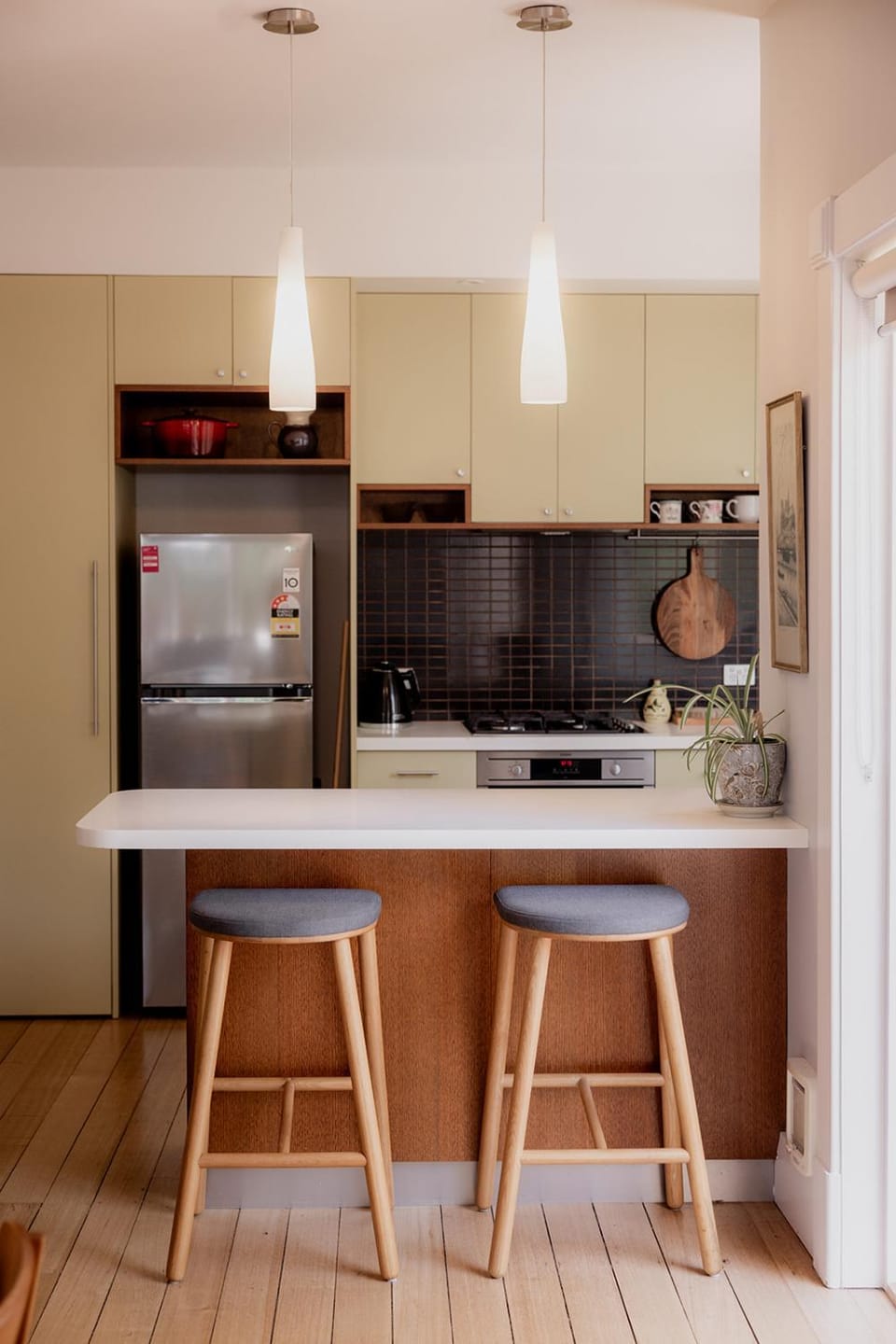 Kitchen or kitchenette, Dining area, oven, stove