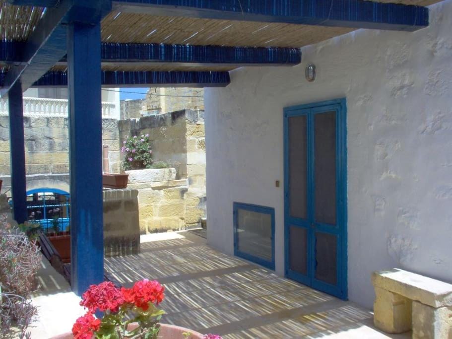 Ta'Giannmarie Farmhouse.Traditional farmhouse with large private pool. Villa in Malta
