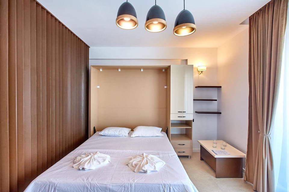 Bed, Photo of the whole room, wardrobe