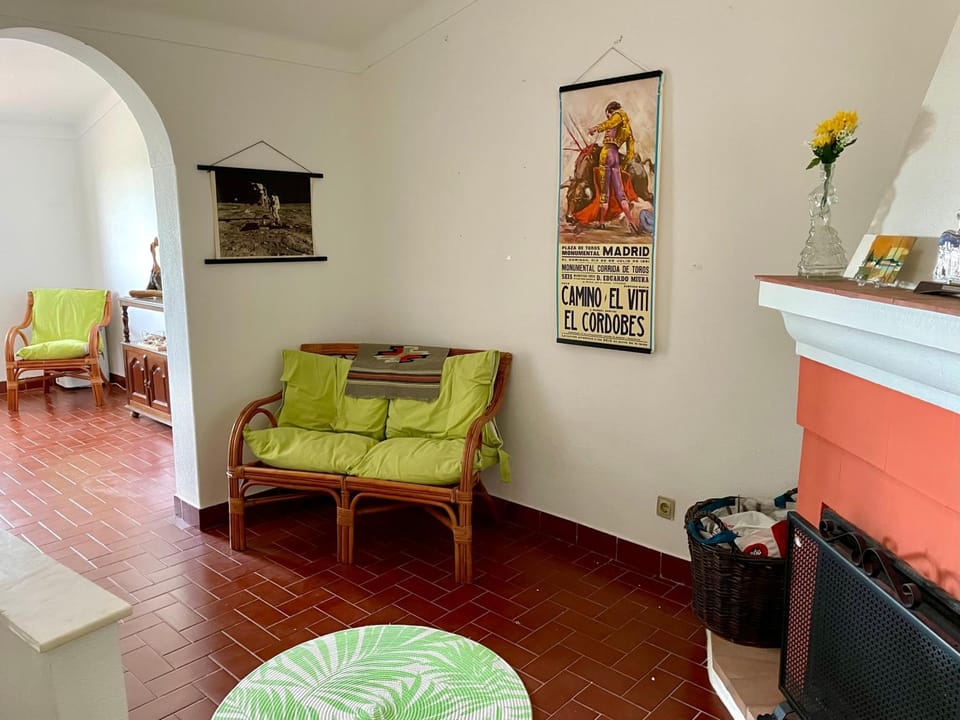 Living room, Seating area, fireplace