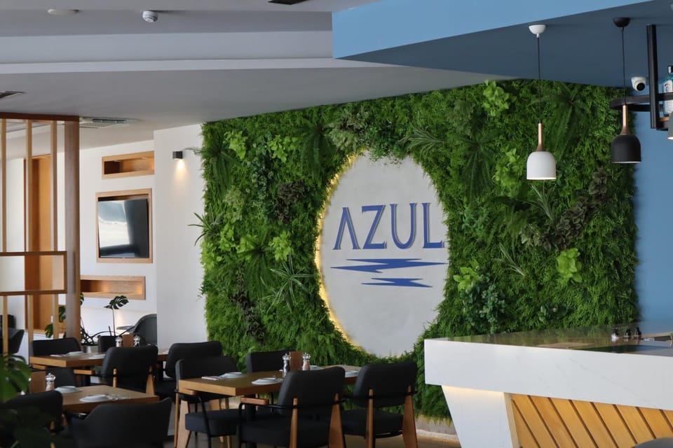 Restaurant/places to eat, Property logo or sign, Lounge or bar, Banquet/Function facilities, Logo/Certificate/Sign, Text overlay, Certificate/Award