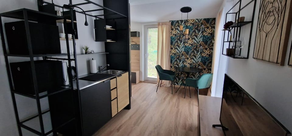 Seating area, minibar