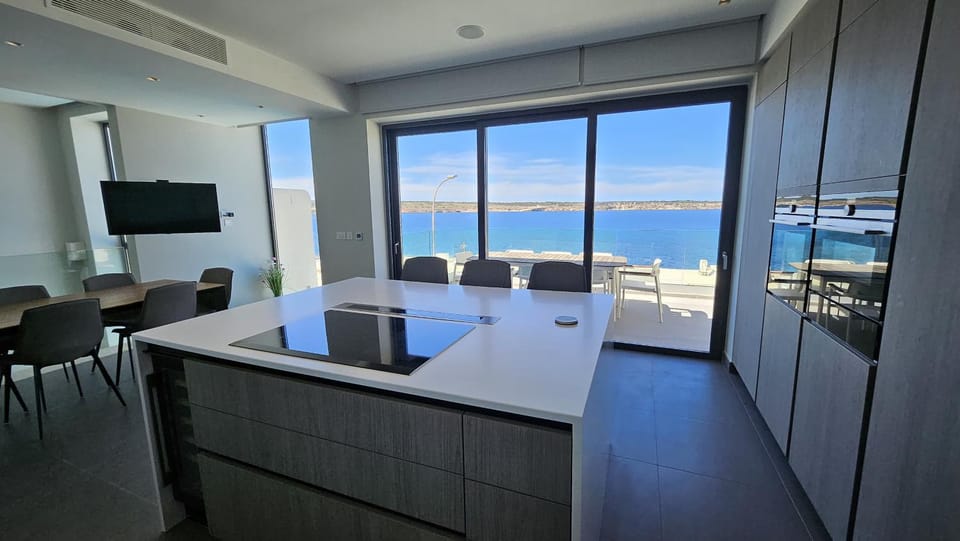 Natural landscape, TV and multimedia, Kitchen or kitchenette, Dining area, Sea view, hair dresser