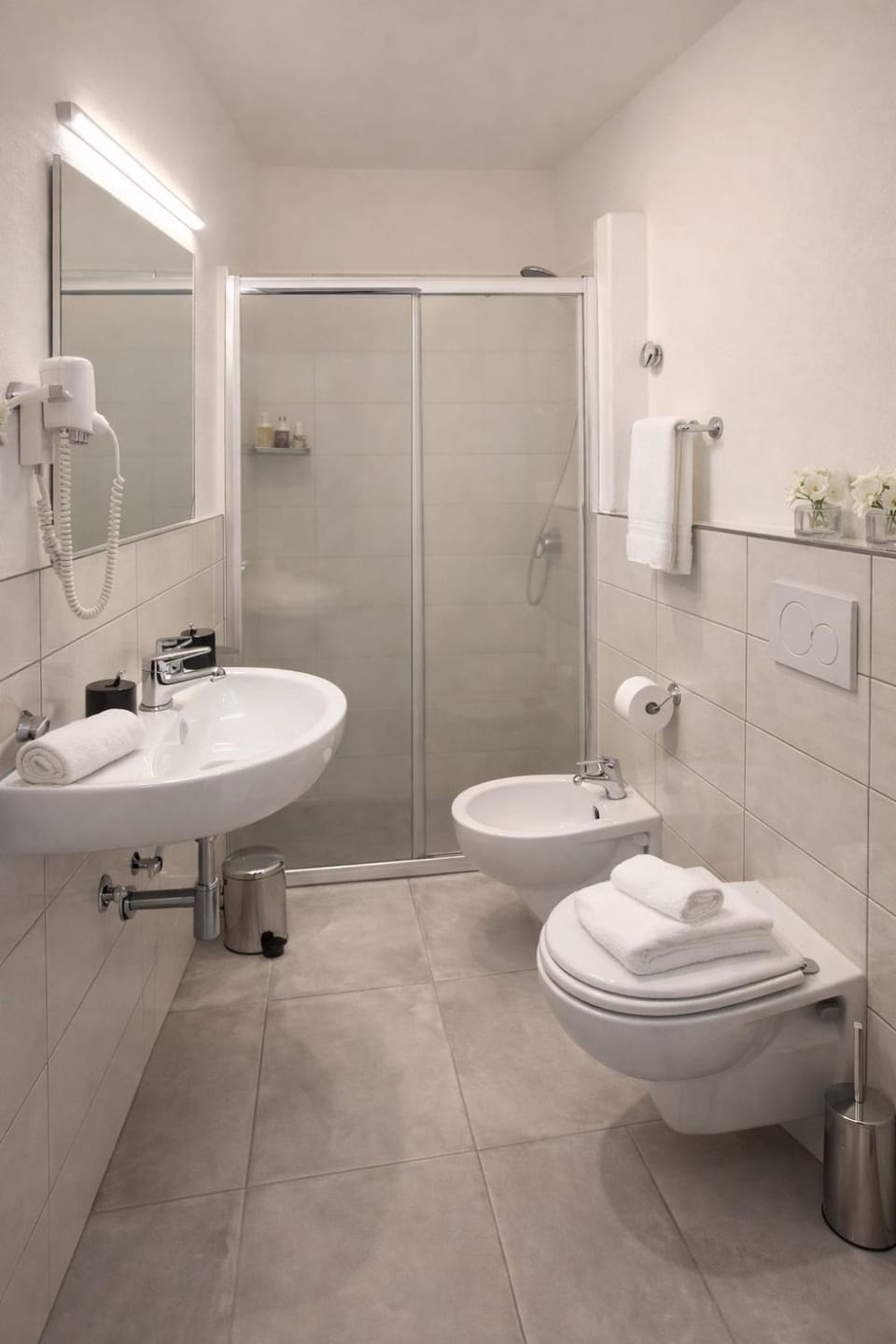 Shower, Toilet, Bathroom, bidet, towels