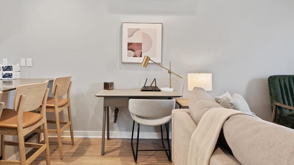 Landing at Fifty Forty Flats - 2 Bedrooms in Lenox Village Apartment in Nashville