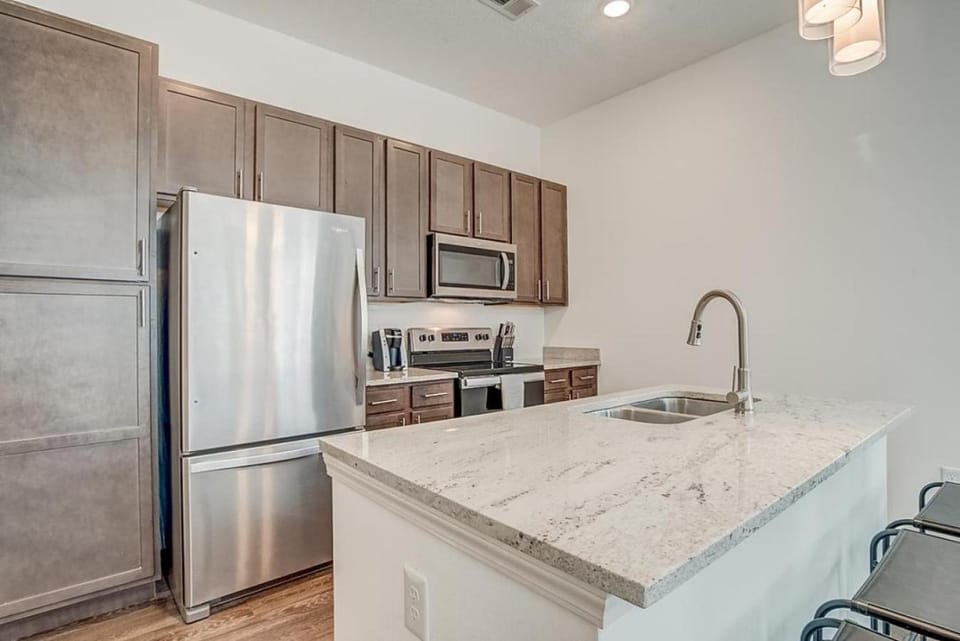 Landing at San Marco Promenade - 1 Bedroom in San Marco Apartment in Jacksonville