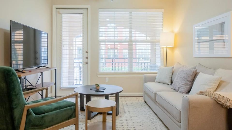 Landing at The Quest - 1 Bedroom in East El Paso Apartment in El Paso