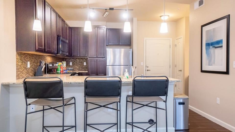 Landing at The Quest - 1 Bedroom in East El Paso Apartment in El Paso