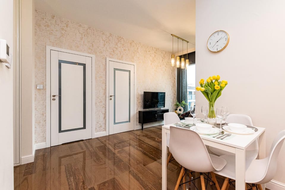 TV and multimedia, Kitchen or kitchenette, Living room, Seating area, Dining area, Evening entertainment