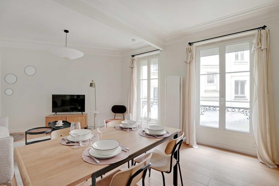 Authentic apartment - 3BR-8P - Clignancourt Apartment in Paris