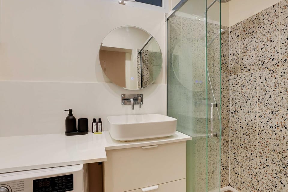 Authentic apartment - 3BR-8P - Clignancourt Apartment in Paris