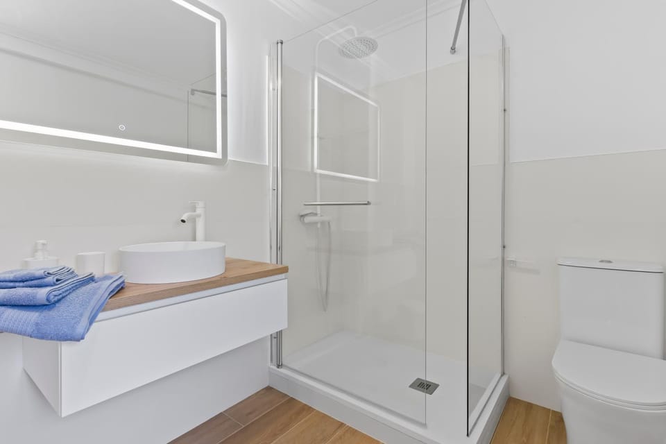 Bathroom, Living room