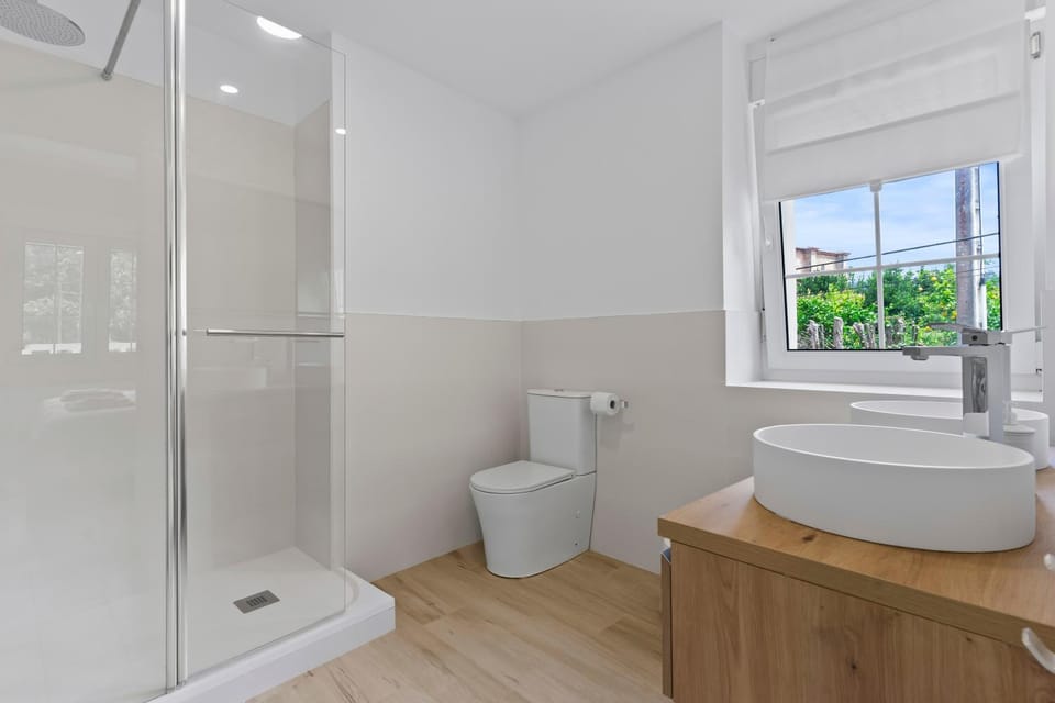 Bathroom, Living room