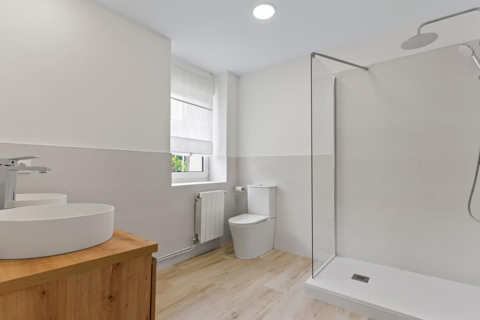 Bathroom, Living room