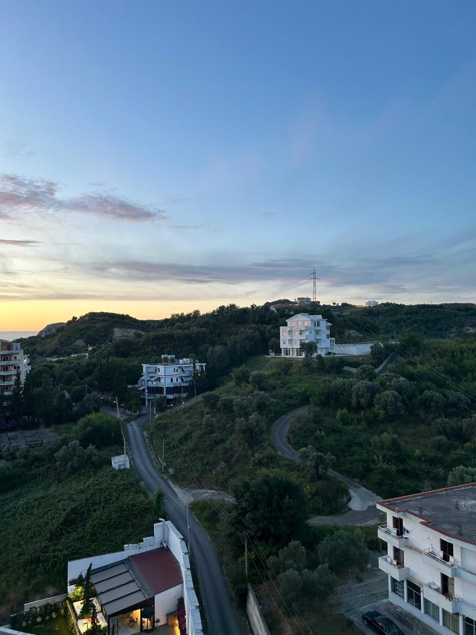 Day, Natural landscape, Mountain view, Sunset, Quiet street view