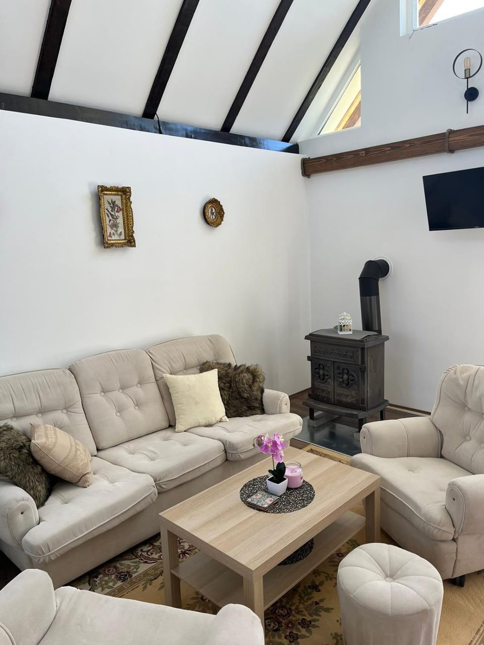 TV and multimedia, Living room, Seating area