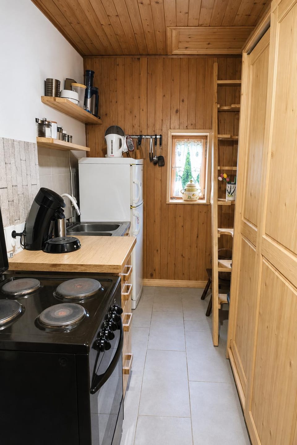 Kitchen or kitchenette