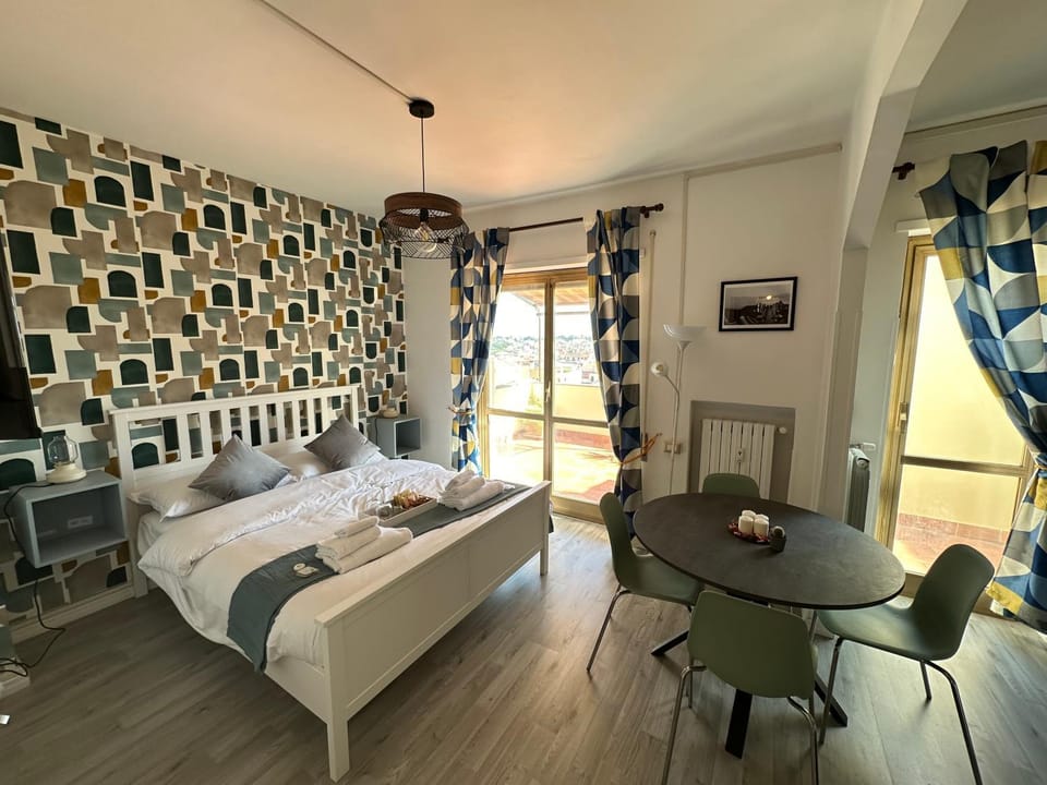 Seating area, Bedroom