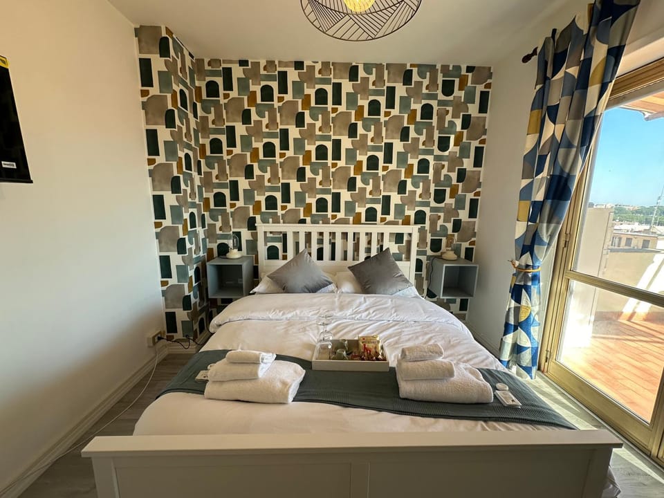 Seating area, Bedroom