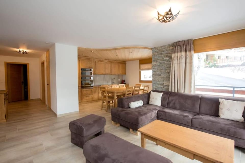 Kitchen or kitchenette, Living room, Seating area, Dining area, minibar, pet friendly, stove