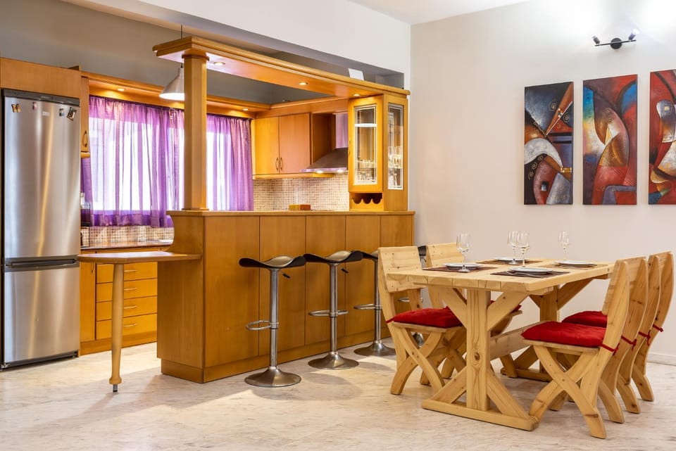Big spacious apartment in the heart of the city! Apartment in Chania