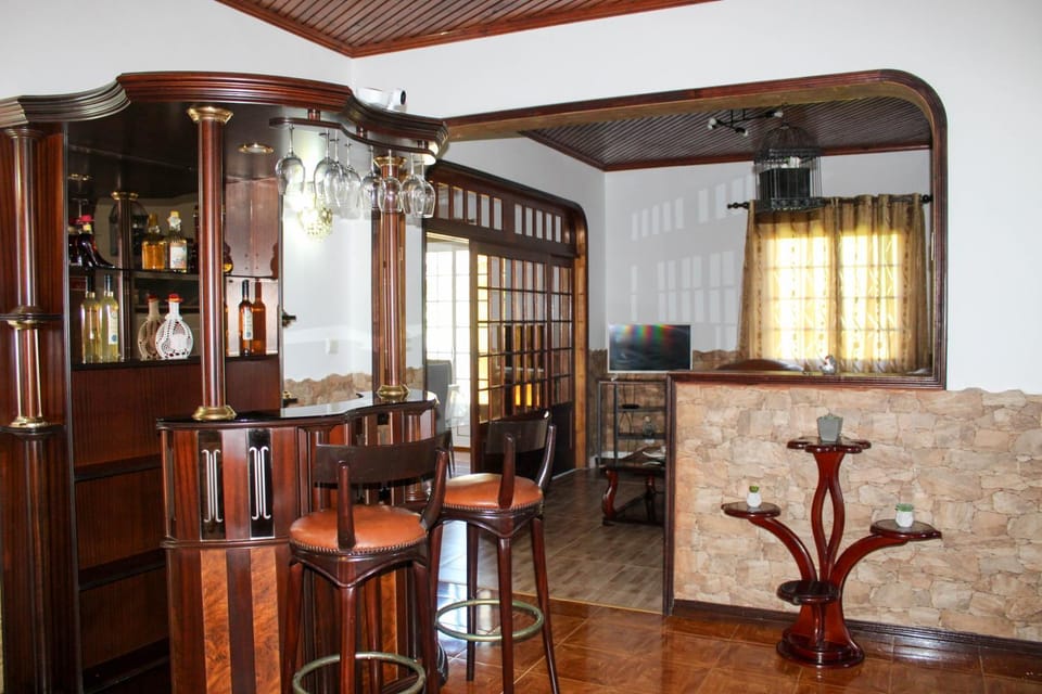 TV and multimedia, Living room, Lounge or bar, Lounge or bar