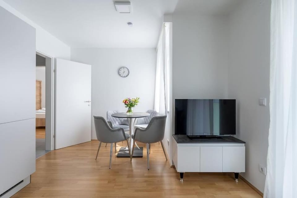 1BR with Balcony, Urban Style by HM Apartment in Vienna