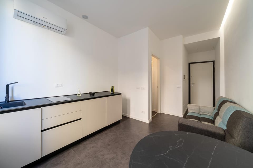 Kitchen or kitchenette, Living room, air conditioner