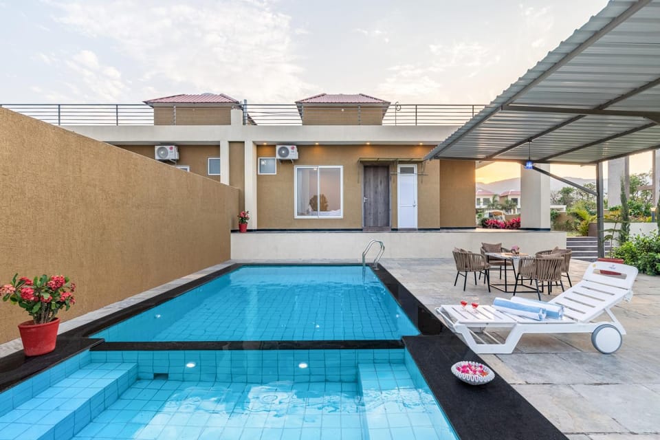 Property building, Pool view, Swimming pool