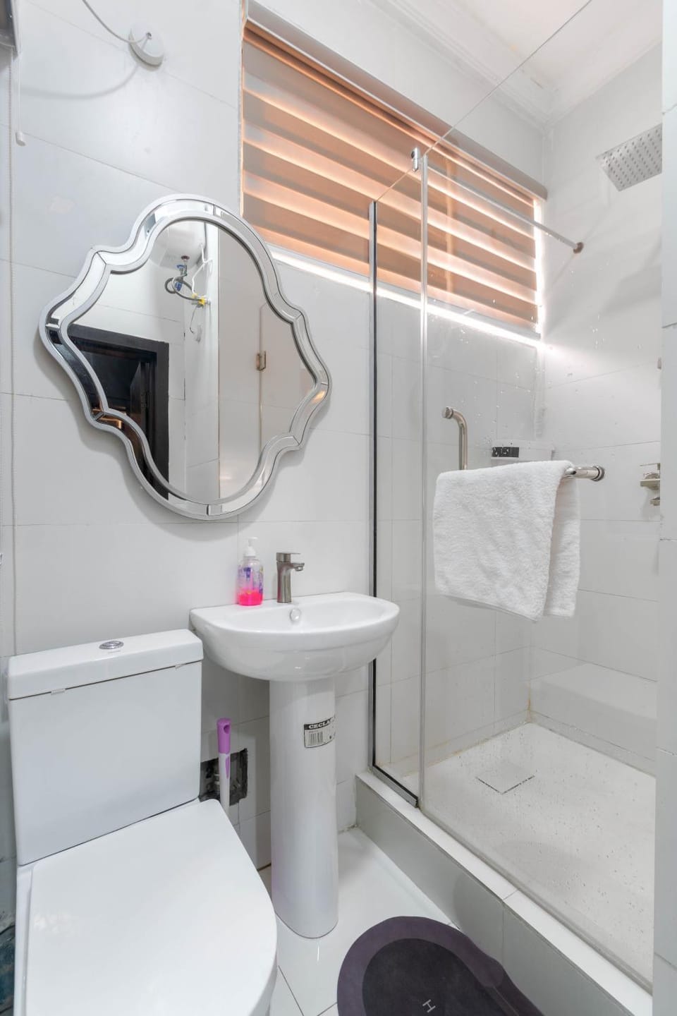 1 bedroom Luxury Shortlet Apartment in Osapa London, Lekki Apartment in Lagos, Nigeria