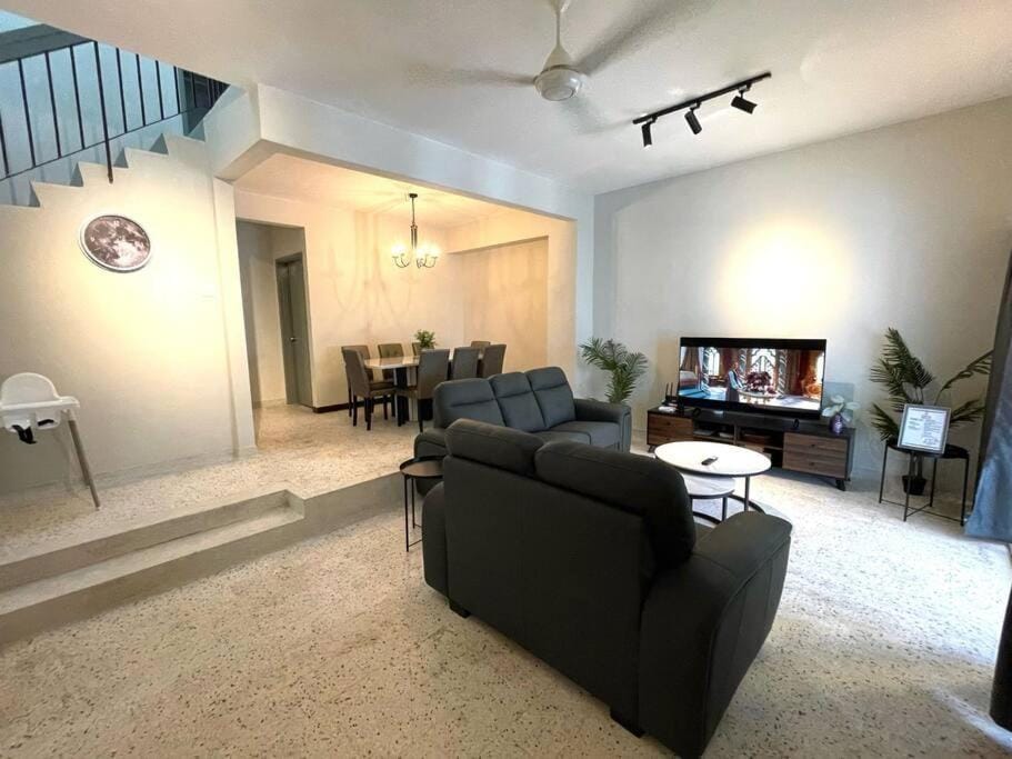 4-10Pax The Subang Premium House - The Heart Of Subang House in Subang Jaya