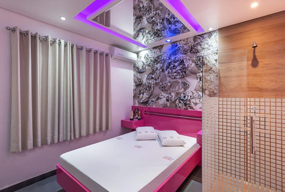 Shower, Bed, Bedroom, air conditioner