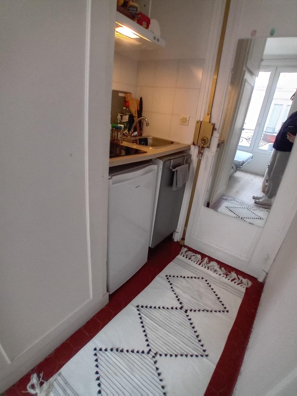 Kitchen or kitchenette, stove