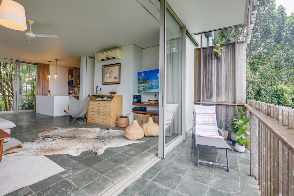 Patio, Day, TV and multimedia, Balcony/Terrace, Living room, Seating area, Dining area, Evening entertainment, Garden view