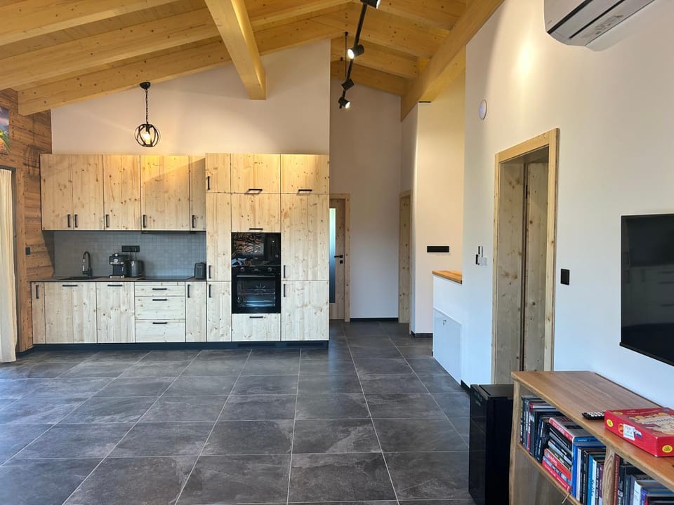 Kitchen or kitchenette, minibar, oven, pet friendly, stove