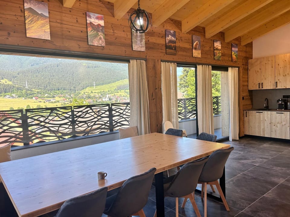 Natural landscape, Kitchen or kitchenette, Dining area, Mountain view