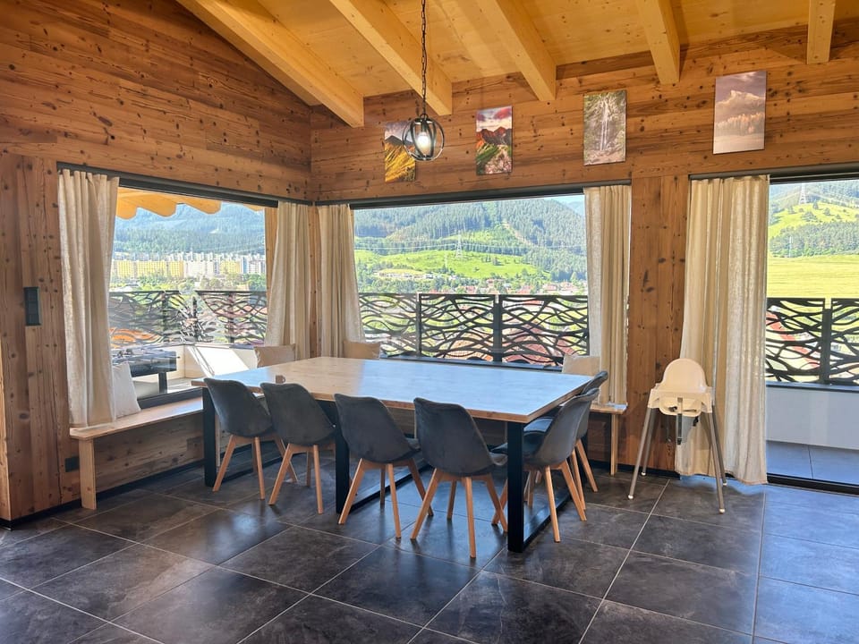 View (from property/room), Balcony/Terrace, Dining area
